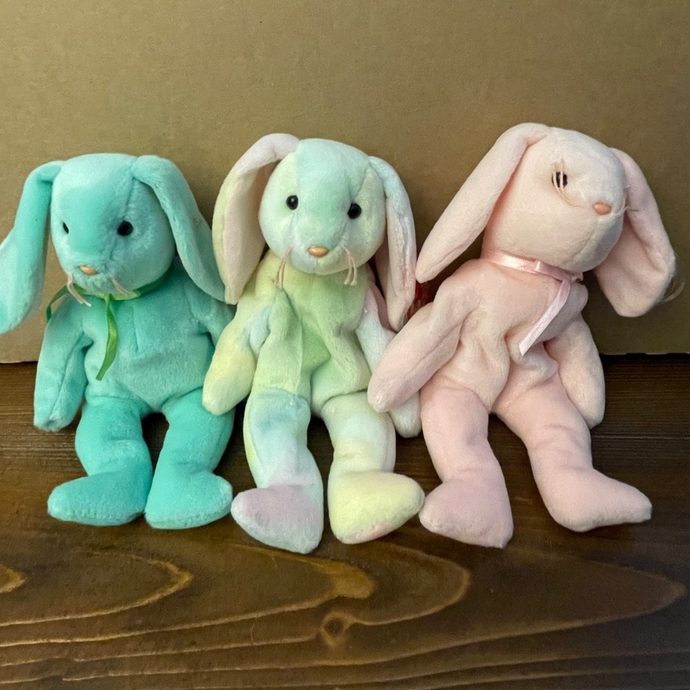 Ty Beanie Baby Halloween Lot of 4 Spooky Ghost Radar Bat Scary Witch Pugsly Bear
